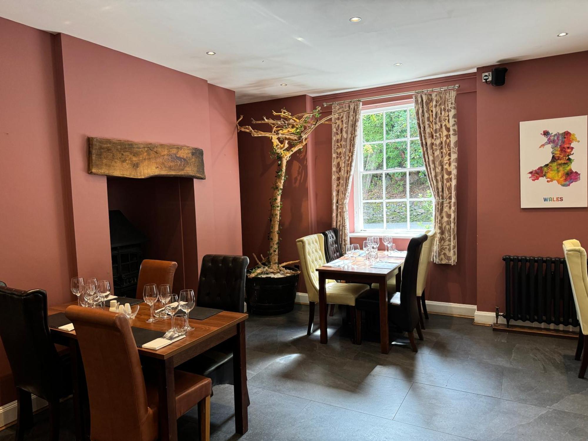 Aberdunant Hall Hotel